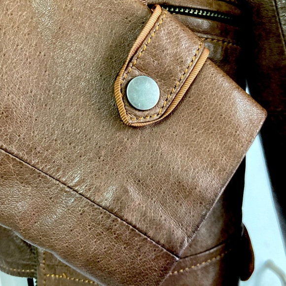 Danier leather Moto jacket - Picture 7 of 9